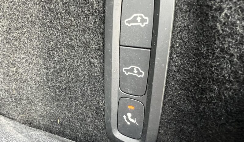 VOLVO XC60 2.0 [T6] Plus Dark AWD Geartronic Magyarországi! Vez.sz.könyv! ÚJSZERŰ! LÉGRUGÓ! VONÓHOROG! PANORÁMATETŐ full