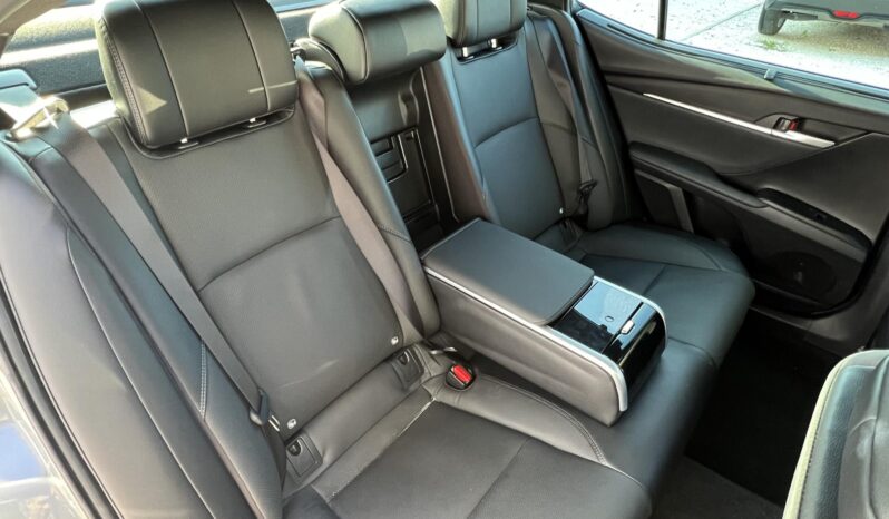 TOYOTA CAMRY 2.5 Hybrid Executive e-CVT Magyarországi! Első tulajdonostól! Garancia 2029-ig vagy 200e km-ig! full