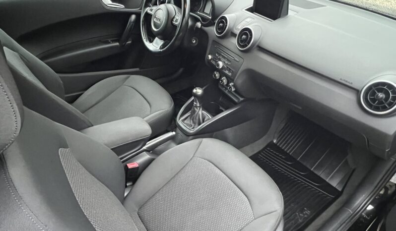 AUDI A1 1.2 TFSI Ambition Gyári fényezés!!!! Xenon fényszórók!!! full