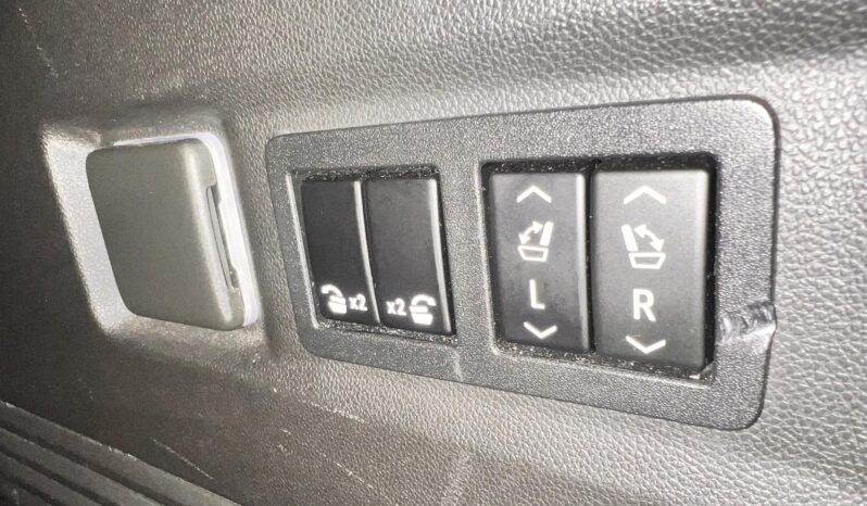 CHEVROLET TAHOE 6.2 V8 High Country!!! 90.000Km!!! Garantáltan sérülés és árvízkár mentes!!!! full