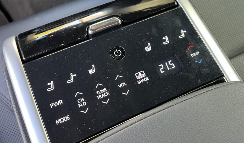 TOYOTA CAMRY 2.5 Hybrid Executive e-CVT Magyarországi! Első tulajdonostól! Garancia 2029-ig vagy 200e km-ig! full