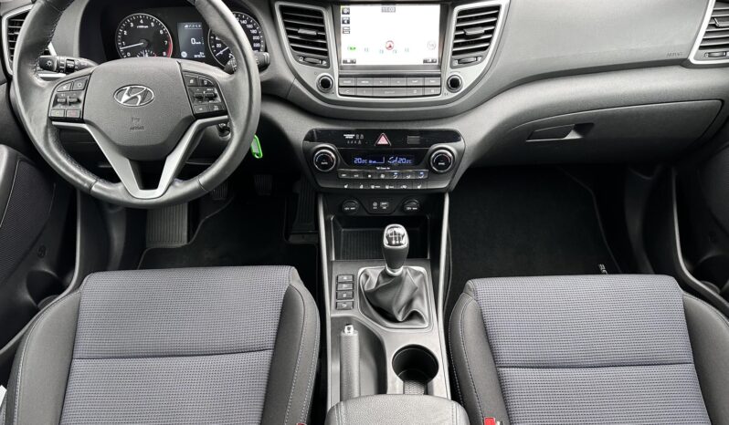 HYUNDAI TUCSON 1.6 GDI Premium MAGYAR – 36.000 KM – ÚJSZERŰ ÁLLAPOTBAN!! full