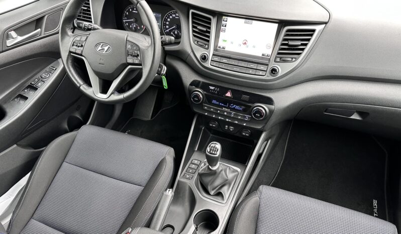 HYUNDAI TUCSON 1.6 GDI Premium MAGYAR – 36.000 KM – ÚJSZERŰ ÁLLAPOTBAN!! full