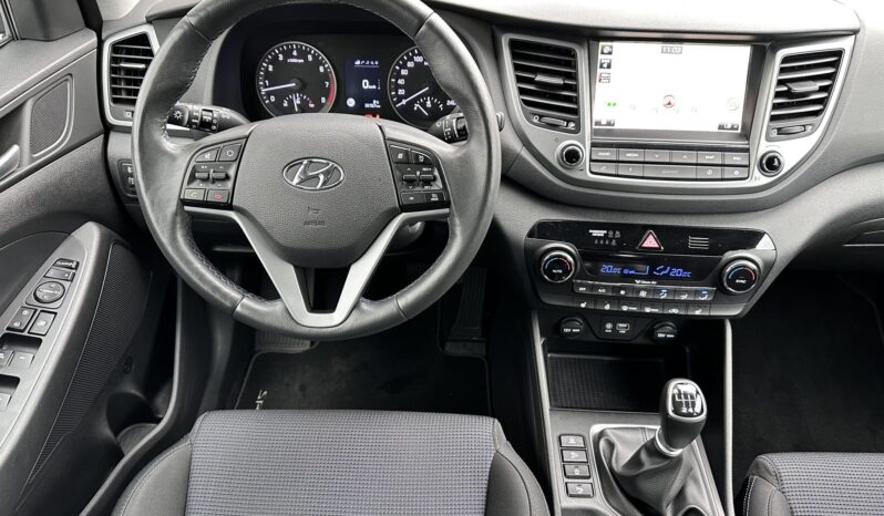HYUNDAI TUCSON 1.6 GDI Premium MAGYAR – 36.000 KM – ÚJSZERŰ ÁLLAPOTBAN!! full