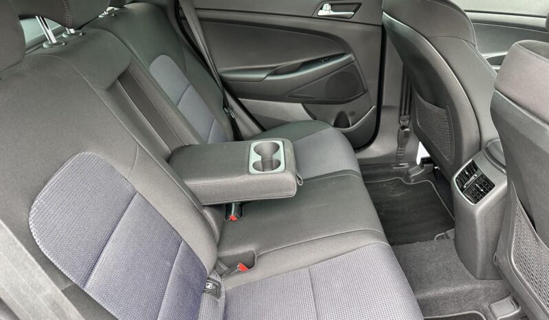 HYUNDAI TUCSON 1.6 GDI Premium MAGYAR – 36.000 KM – ÚJSZERŰ ÁLLAPOTBAN!! full