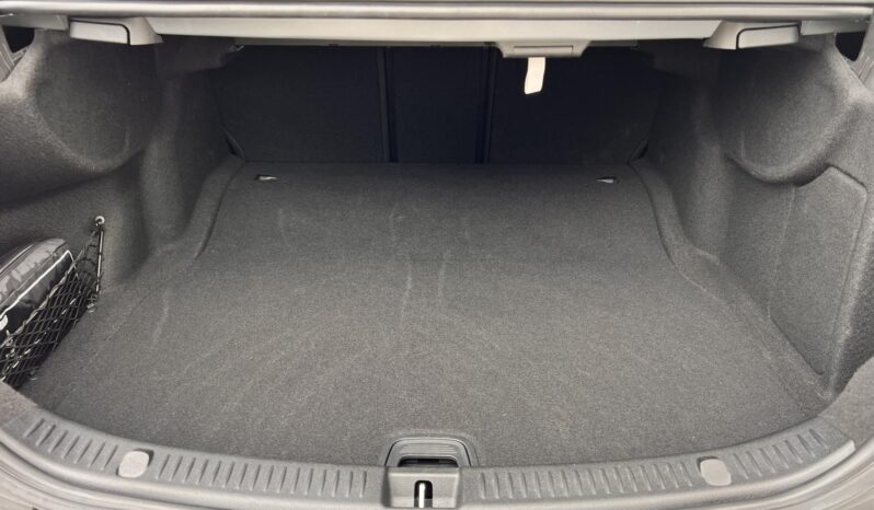 MERCEDES-BENZ E 300 9G-TRONIC Mild hybrid drive 55000km ÚJSZERŰ! LÉGRUGÓS! AMG STYLE! full