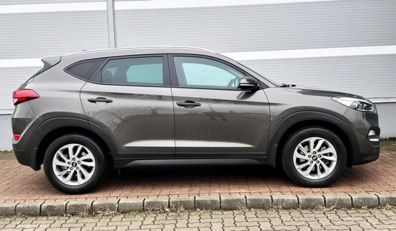HYUNDAI TUCSON 1.6 GDI Premium MAGYAR – 36.000 KM – ÚJSZERŰ ÁLLAPOTBAN!! full