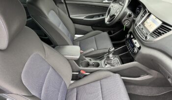 HYUNDAI TUCSON 1.6 GDI Premium MAGYAR – 36.000 KM – ÚJSZERŰ ÁLLAPOTBAN!! full