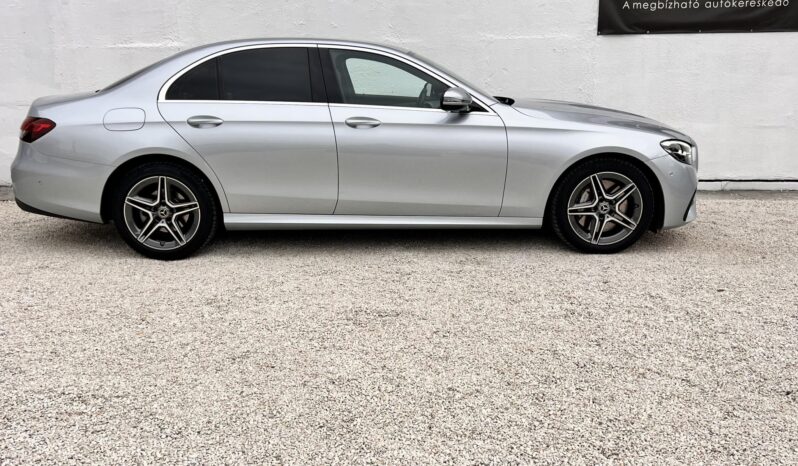 MERCEDES-BENZ E 300 9G-TRONIC Mild hybrid drive 55000km ÚJSZERŰ! LÉGRUGÓS! AMG STYLE! full