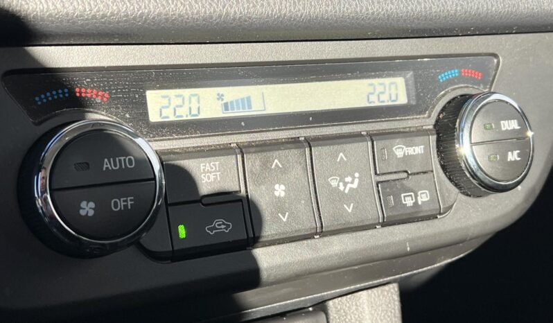 TOYOTA COROLLA Sedan 1.6 Lounge (Automata) Magyarországi!!! Elsőtulajdonostól!!! 30.000Km!!! full