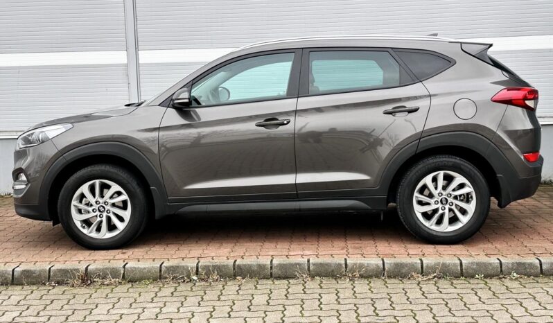 HYUNDAI TUCSON 1.6 GDI Premium MAGYAR – 36.000 KM – ÚJSZERŰ ÁLLAPOTBAN!! full