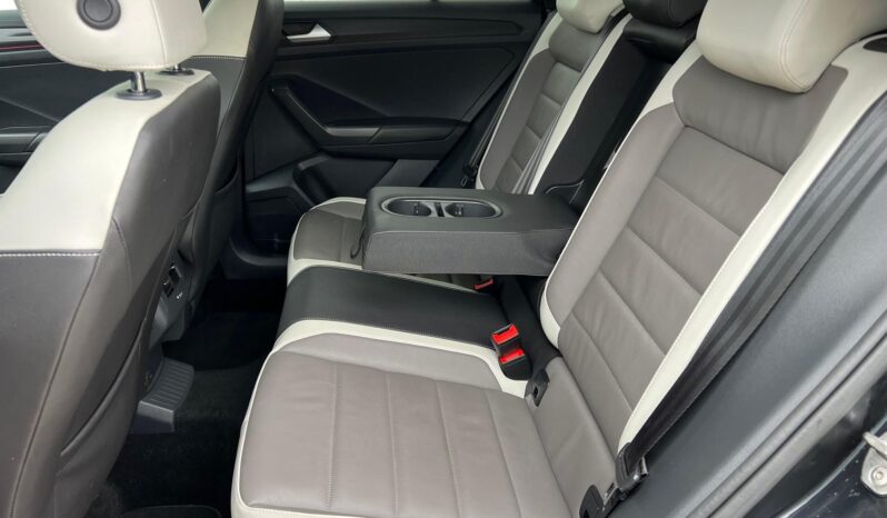 VOLKSWAGEN T-ROC 2.0 TSI Sport 4Motion DSG Magyarországi! Első tulajdonostól! Bicolor bőr! Digit Műszerfal! Sérülédmentes! full