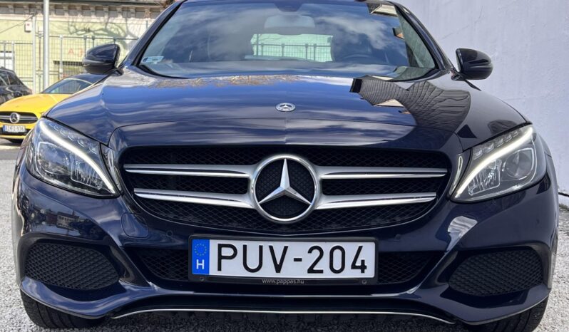 MERCEDES-BENZ C 180 9G-TRONIC Magyarországi. végig vezetett szervizkönyv! full