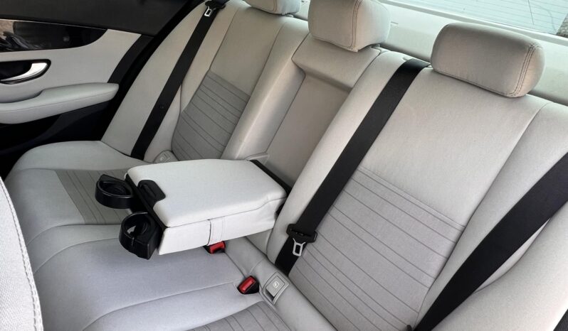 MERCEDES-BENZ C 180 9G-TRONIC Magyarországi. végig vezetett szervizkönyv! full