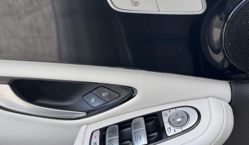 MERCEDES-BENZ C 180 9G-TRONIC Magyarországi. végig vezetett szervizkönyv! full