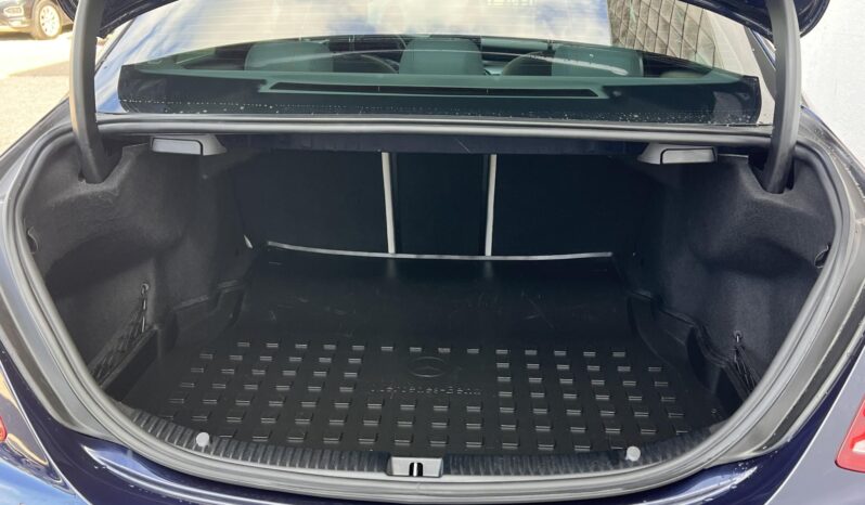 MERCEDES-BENZ C 180 9G-TRONIC Magyarországi. végig vezetett szervizkönyv! full