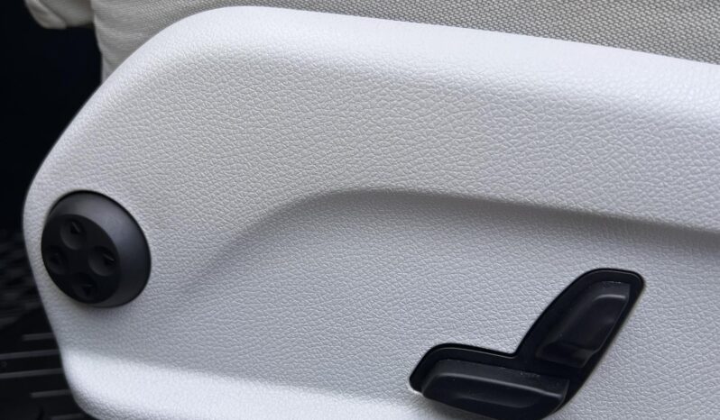 MERCEDES-BENZ C 180 9G-TRONIC Magyarországi. végig vezetett szervizkönyv! full