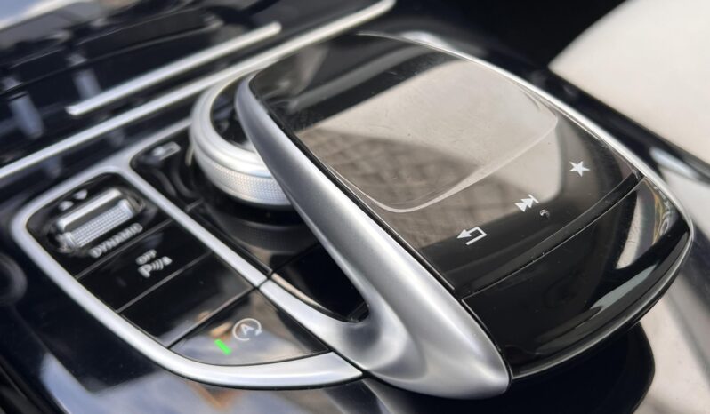 MERCEDES-BENZ C 180 9G-TRONIC Magyarországi. végig vezetett szervizkönyv! full