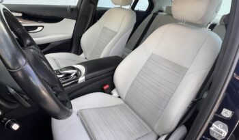 MERCEDES-BENZ C 180 9G-TRONIC Magyarországi. végig vezetett szervizkönyv! full