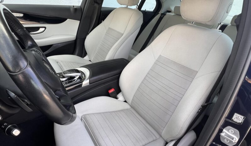 MERCEDES-BENZ C 180 9G-TRONIC Magyarországi. végig vezetett szervizkönyv! full