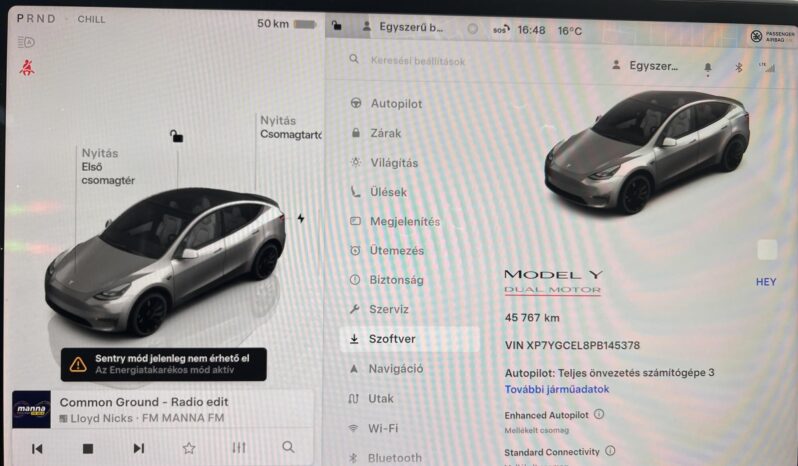 TESLA MODEL Y Performance AWD (Automata) Magyarországi! Sérülédmentes! Midnight Silver! White Interior! Gyönyörű állapot! full