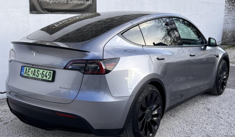 TESLA MODEL Y Performance AWD (Automata) Magyarországi! Sérülédmentes! Midnight Silver! White Interior! Gyönyörű állapot! full