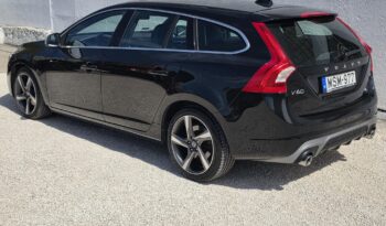 VOLVO V60 2.0 D [D4] R-Design Momentum Magyarországi Vezetett szervizkönyv! GYÖNYÖRŰ!!! full