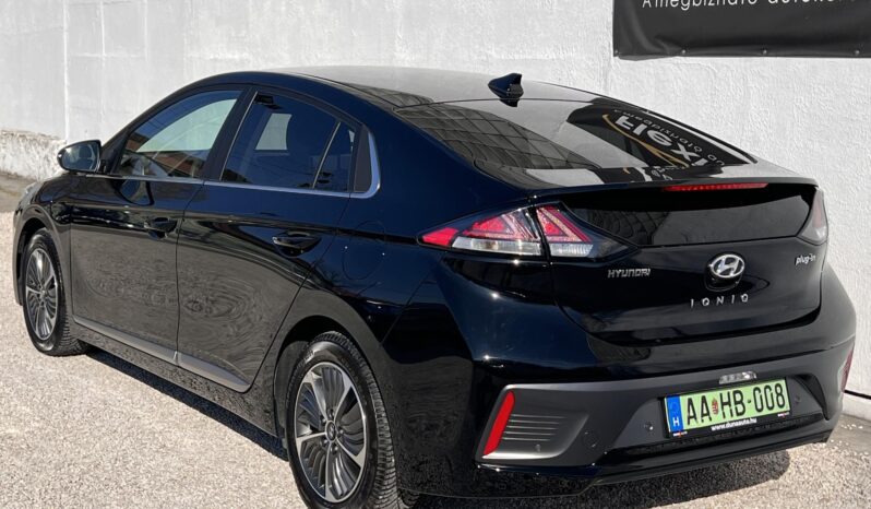 HYUNDAI IONIQ plug-in 1.6 GDi Premium DCT Vezetett szervizkönyv!!! Gyári fényezés!!! full