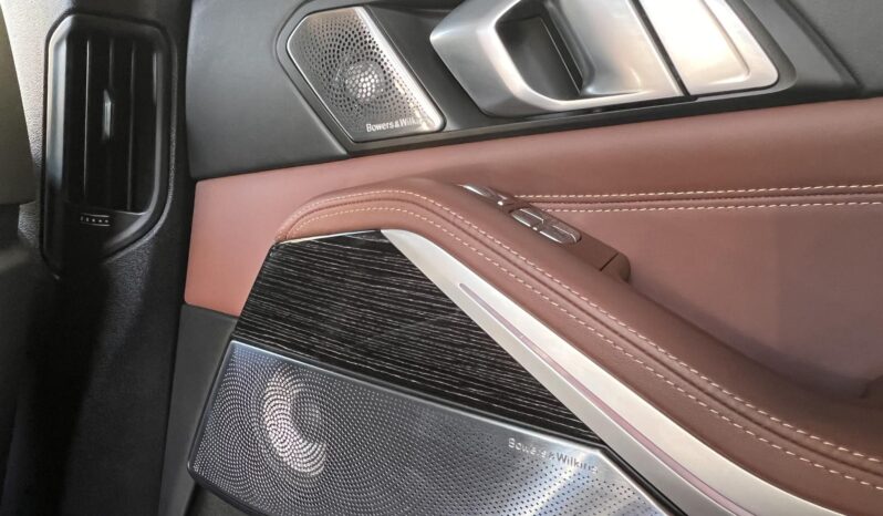 BMW X7 M50i (Automata) Vezetett szervizkönyv!!! 82.000Km!!! Sérülésmentes!!! Full-Full!!! full