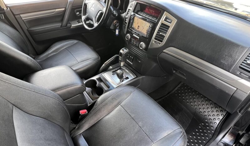 MITSUBISHI PAJERO 3.2 DI-D Instyle Navi (Automata) Magyarországi!!! full