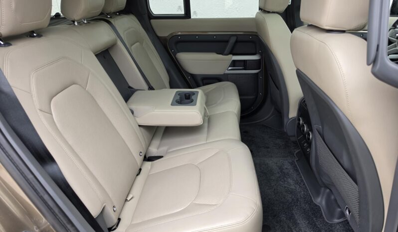 LAND ROVER DEFENDER 110 D300 SE (Automata) Magyarországi! 85.000km! GYÖNYÖRŰ! Panorámatetővel! full