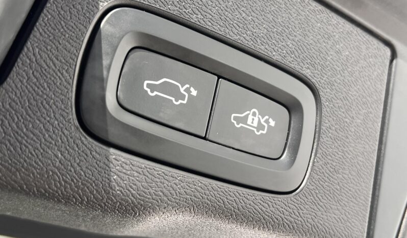 VOLVO XC60 2.0 [B4] MHEV Plus Bright Geartronic Magyarországi! Vezetett szervizkönyv! full