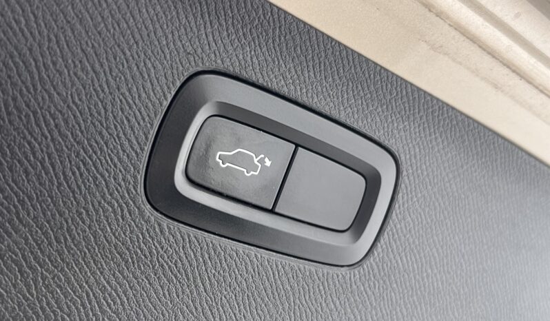 VOLVO XC90 2.0 [D5] Momentum Geartronic (7 személyes ) Magyarországi. vezetett szervizkönyv. vezérlés cserélve! full