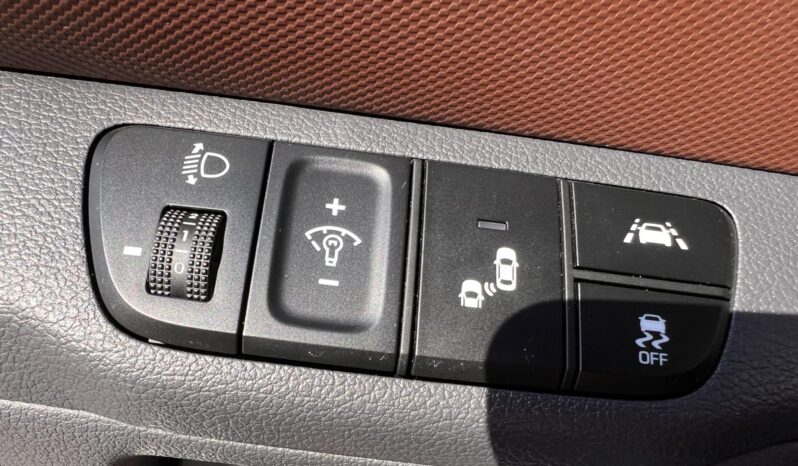 HYUNDAI IONIQ plug-in 1.6 GDi Premium DCT Vezetett szervizkönyv!!! Gyári fényezés!!! full