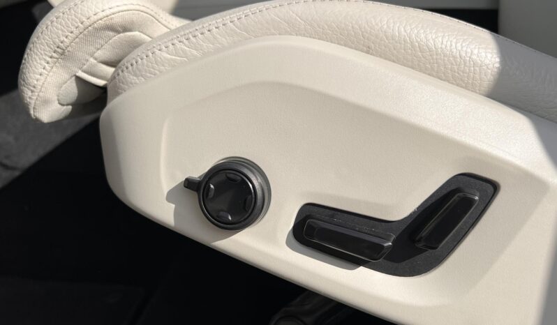 VOLVO XC60 2.0 [B4] MHEV Plus Bright Geartronic Magyarországi! Vezetett szervizkönyv! full