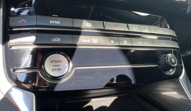 JAGUAR XE 2.0 l4D Prestige (Automata) Magyarországi!!! Gyönyörű állapot!!! Végig vezetett szervizkönyv! full