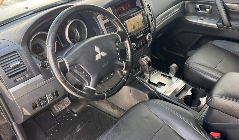 MITSUBISHI PAJERO 3.2 DI-D Instyle Navi (Automata) Magyarországi!!! full