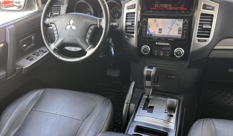 MITSUBISHI PAJERO 3.2 DI-D Instyle Navi (Automata) Magyarországi!!! full