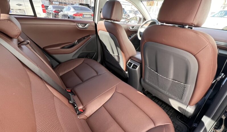 HYUNDAI IONIQ plug-in 1.6 GDi Premium DCT Vezetett szervizkönyv!!! Gyári fényezés!!! full