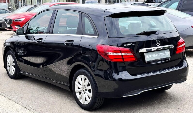 MERCEDES-BENZ B-OSZTÁLY B 180 d 7G-DCT Magyarországi – 72.000 km – Újszerű állapotban!! full