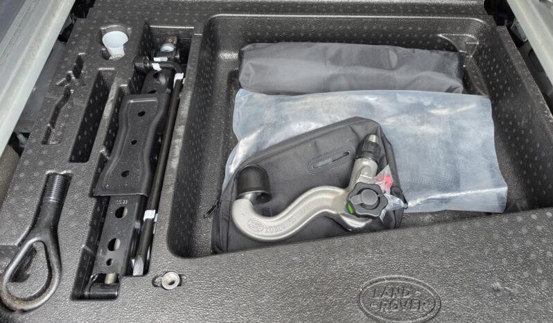 LAND ROVER DEFENDER 110 D300 SE (Automata) Magyarországi! 85.000km! GYÖNYÖRŰ! Panorámatetővel! full