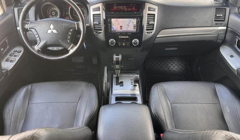 MITSUBISHI PAJERO 3.2 DI-D Instyle Navi (Automata) Magyarországi!!! full