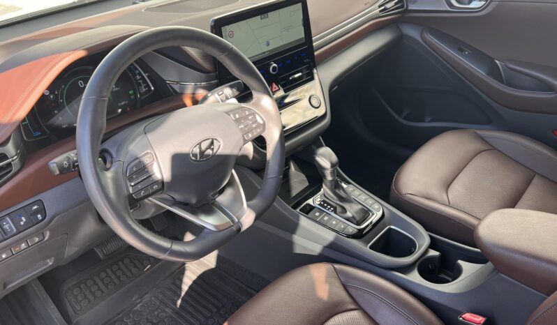 HYUNDAI IONIQ plug-in 1.6 GDi Premium DCT Vezetett szervizkönyv!!! Gyári fényezés!!! full