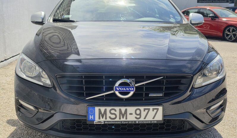 VOLVO V60 2.0 D [D4] R-Design Momentum Magyarországi Vezetett szervizkönyv! GYÖNYÖRŰ!!! full