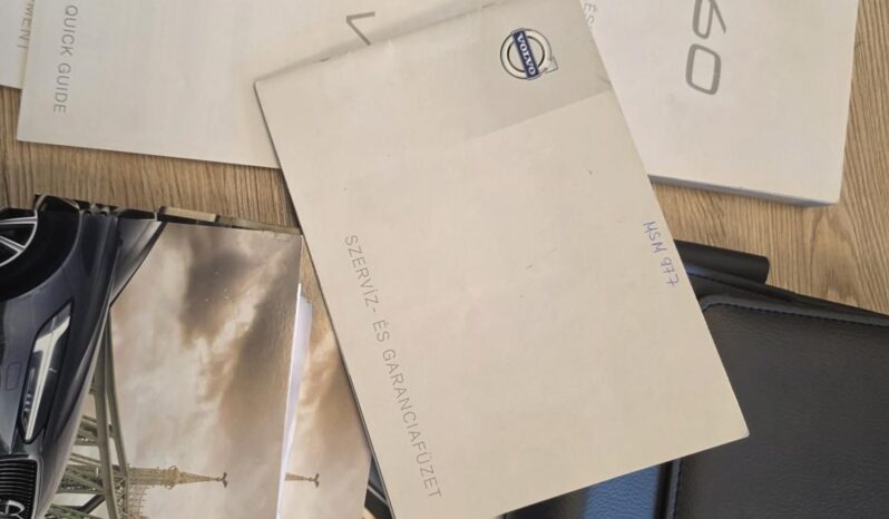 VOLVO V60 2.0 D [D4] R-Design Momentum Magyarországi Vezetett szervizkönyv! GYÖNYÖRŰ!!! full