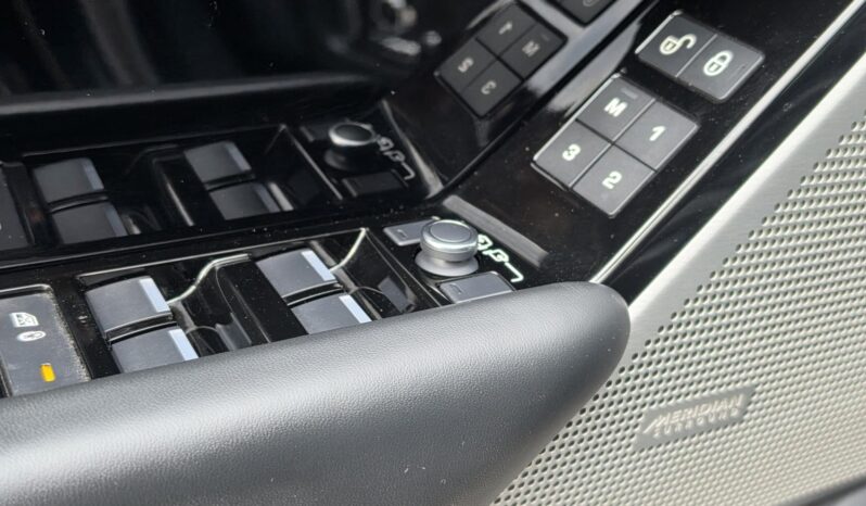 LAND ROVER RANGE ROVER VELAR RangeVelar 5.0 V8 SVAutobiography Dynamic (Automata) Magyarországi Full-Extra MATT PRÉMIUM SZÜRKE full