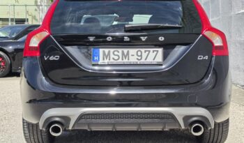 VOLVO V60 2.0 D [D4] R-Design Momentum Magyarországi Vezetett szervizkönyv! GYÖNYÖRŰ!!! full