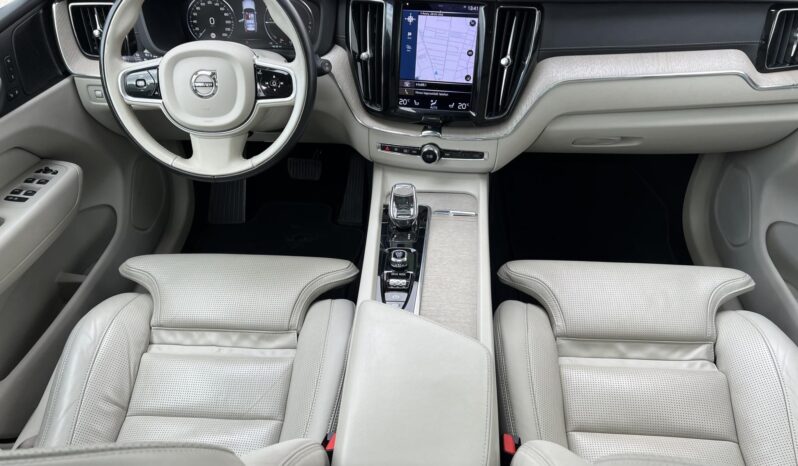 VOLVO XC60 2.0 [T6] Recharge Inscription AWD Geartronic Magyarországi Vezetett szervizkönyv! Panorámatető! full