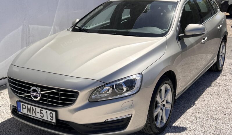 VOLVO V60 2.0 D [D4] Momentum Geartronic Magyarországi!!! 106.000Km!!! Vezetett szervizkönyv!!! full