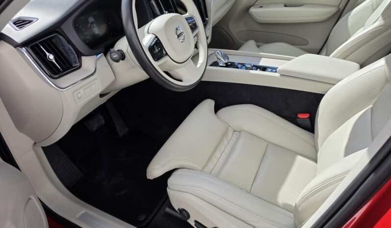 VOLVO XC60 2.0 [T6] Recharge Inscription AWD Geartronic Magyarországi Vezetett szervizkönyv! Panorámatető! full